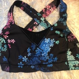 lululemon sports bra, in great condition!